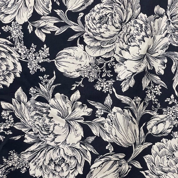 Ann Taylor Floral Pencil Skirt - Picture 3 of 6